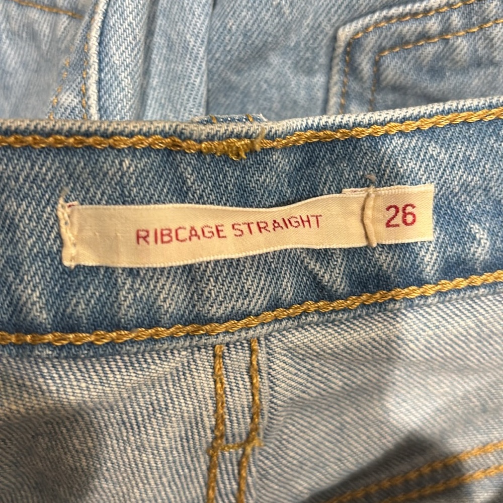 Levi's Women's  Distressed Light Blue Straight Jeans - Picture 8 of 9